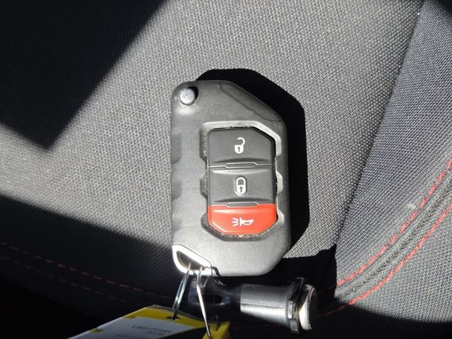 Used 2022 Jeep Wrangler Unlimited Rubicon AWD/4WD image 38