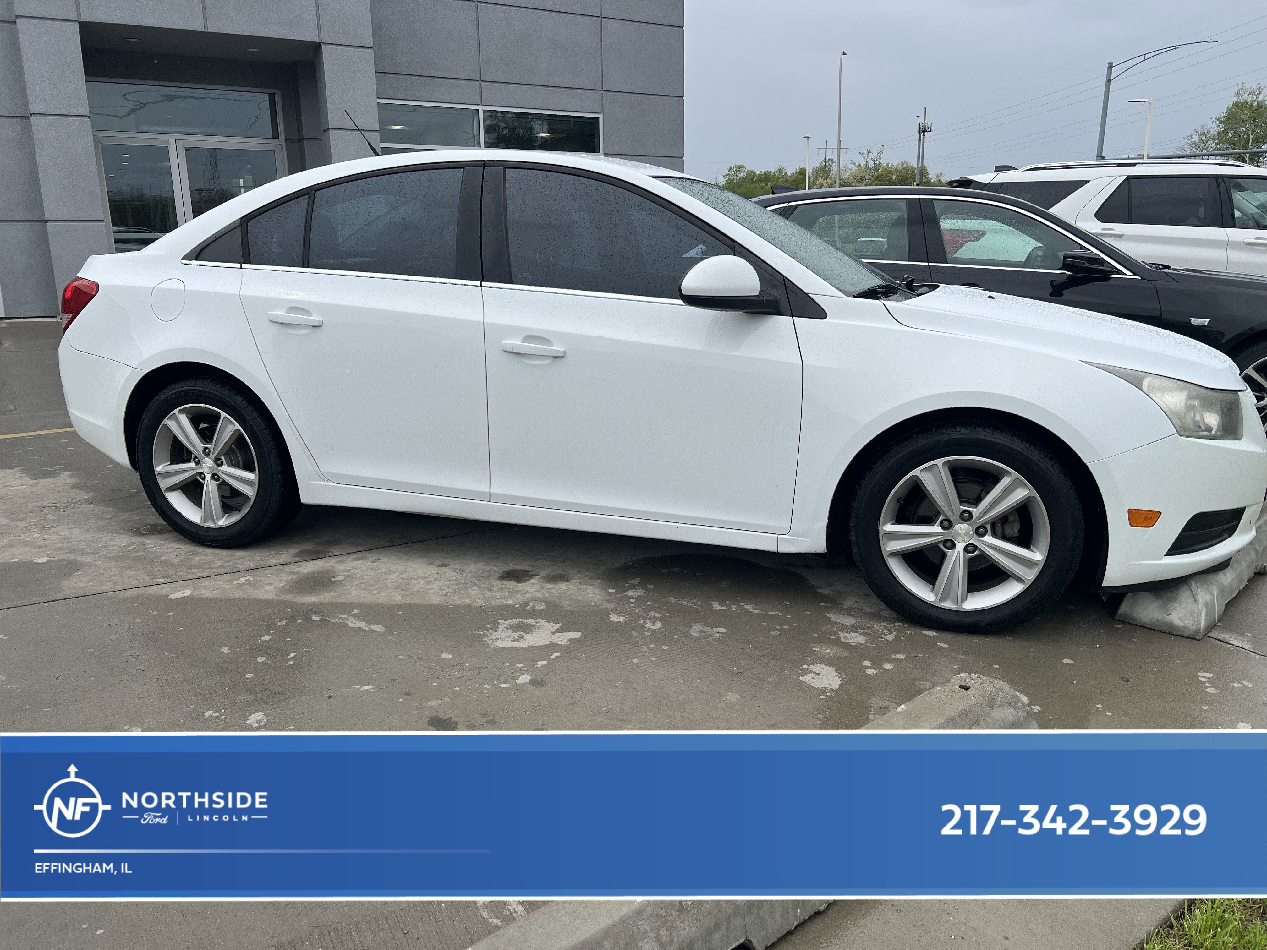 Used 2013 Chevrolet Cruze LT FWD image 1