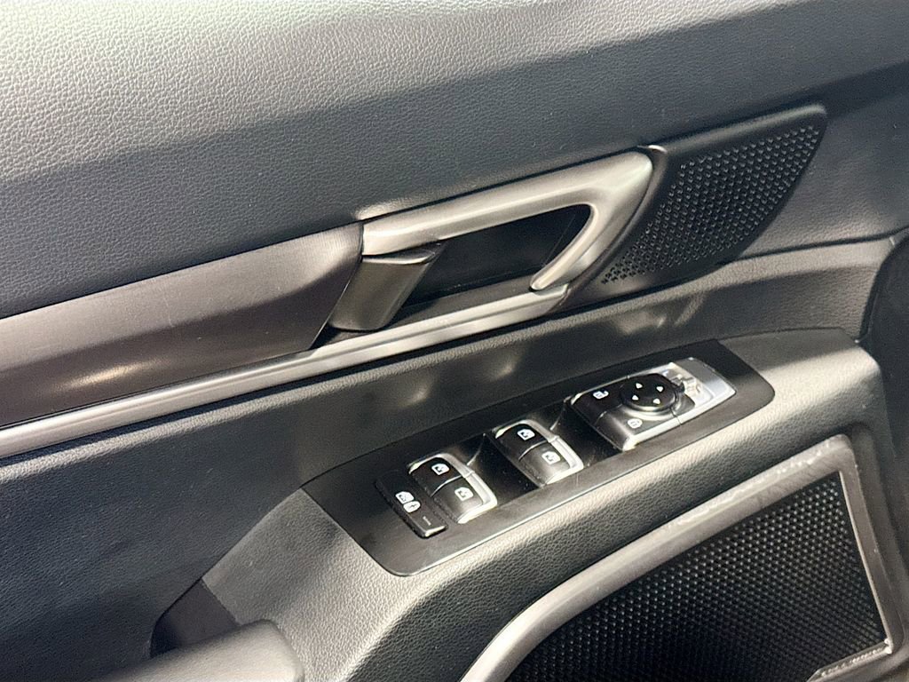 Used 2025 Kia Telluride S AWD/4WD image 19