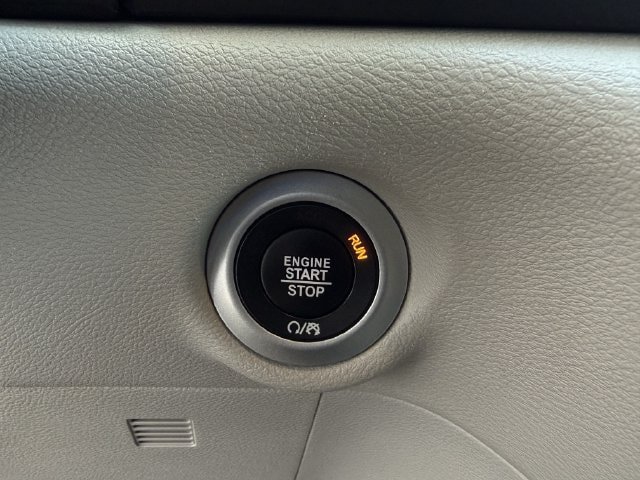 Used 2022 Chrysler Voyager LX FWD image 21