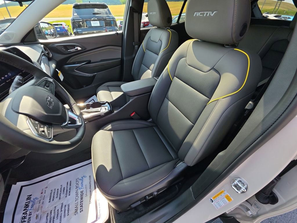 New 2026 Chevrolet Trax ACTIV w/ Sunroof Package FWD image 11