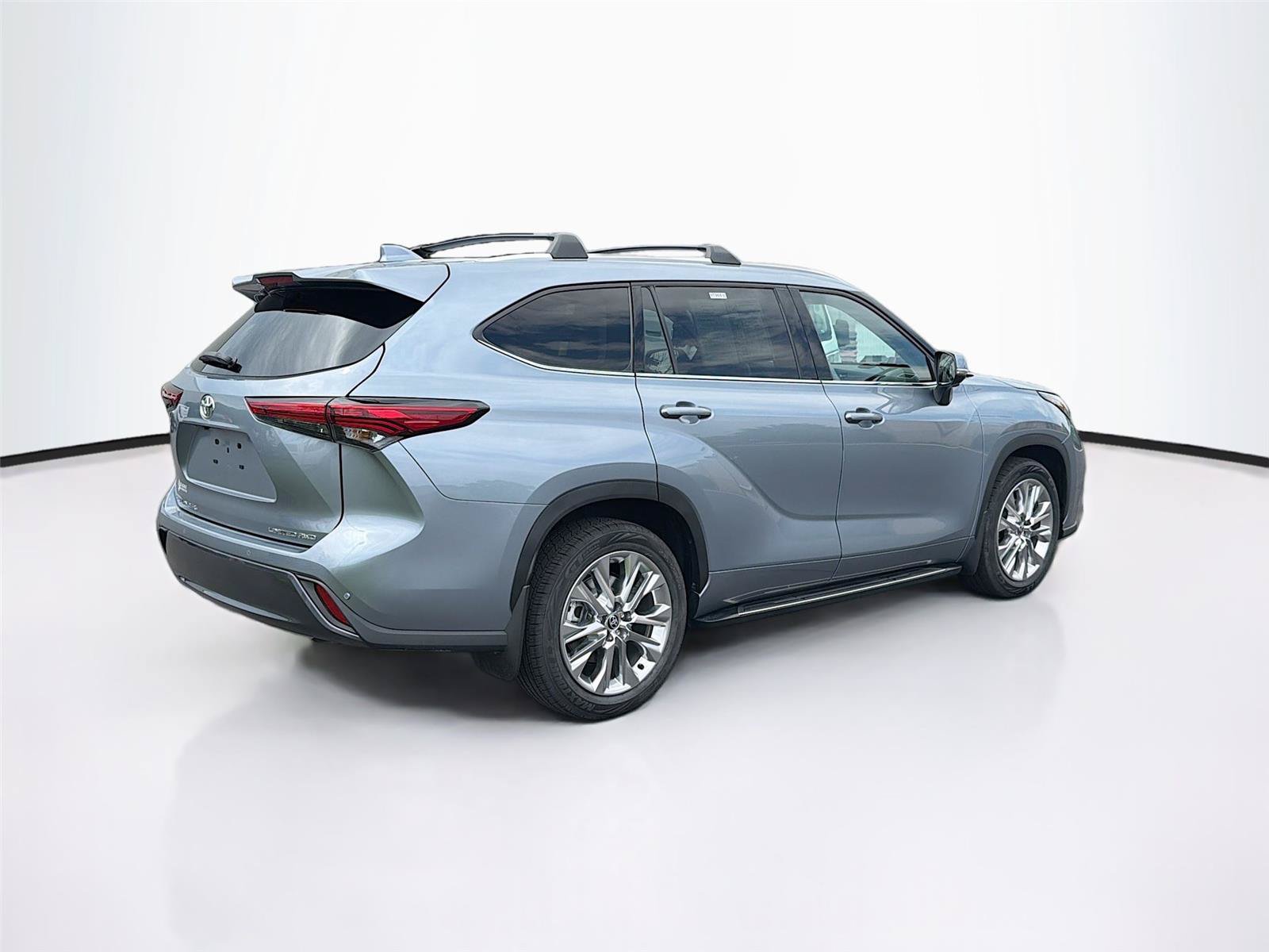 Used 2023 Toyota Highlander Limited AWD/4WD image 11