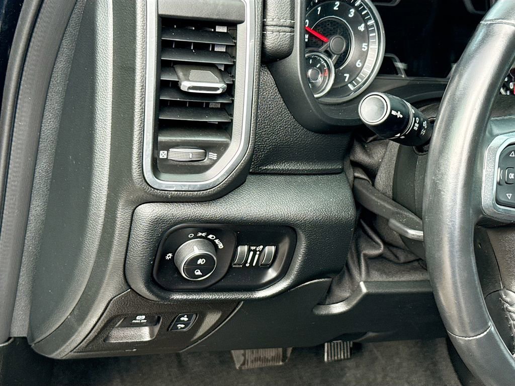 Used 2022 RAM 1500 Laramie AWD/4WD image 8