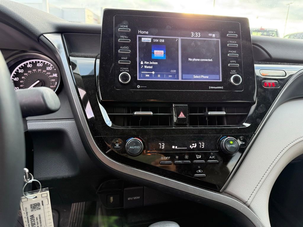 Used 2024 Toyota Camry SE image 17