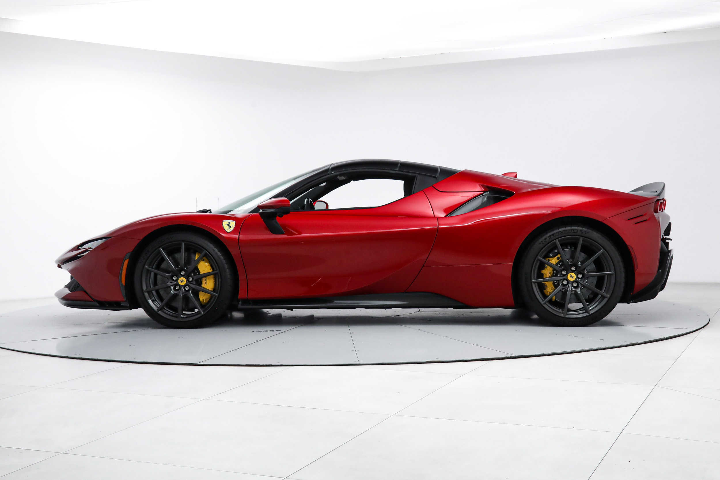 Certified 2025 Ferrari SF90 Spider AWD/4WD image 12