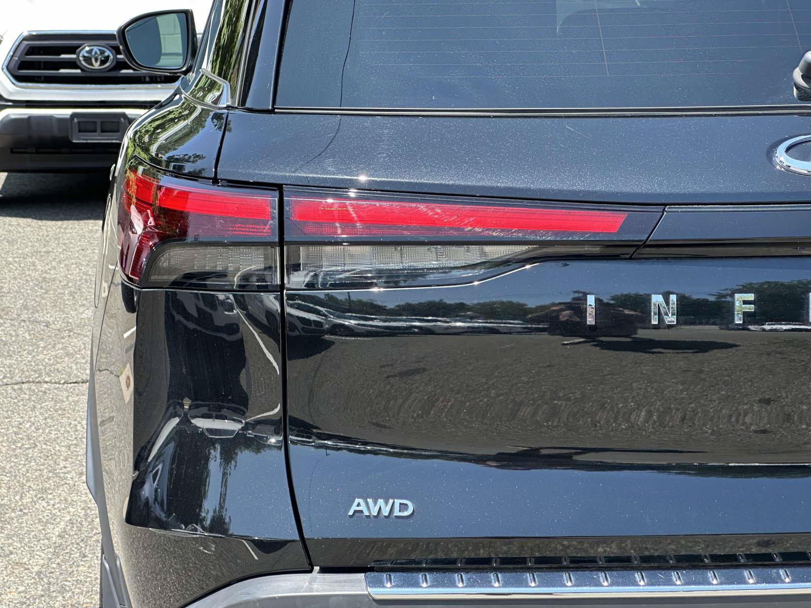 Used 2023 INFINITI QX60 Luxe w/ Cargo Package AWD/4WD image 12