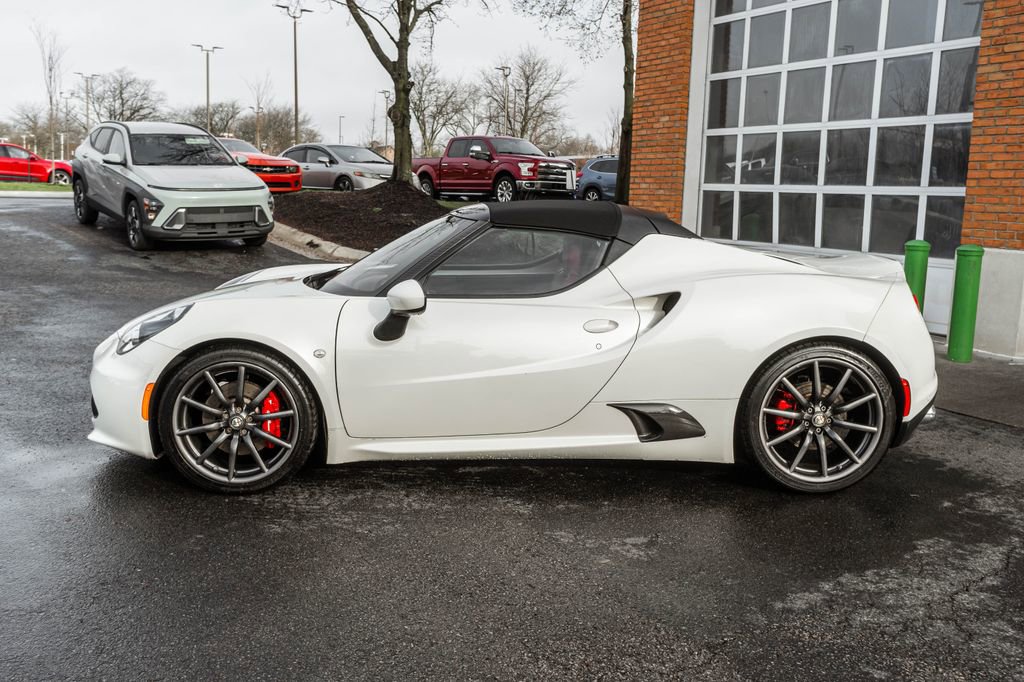 Used 2016 Alfa Romeo 4C Spider w/ Convenience Group - Spider image 37