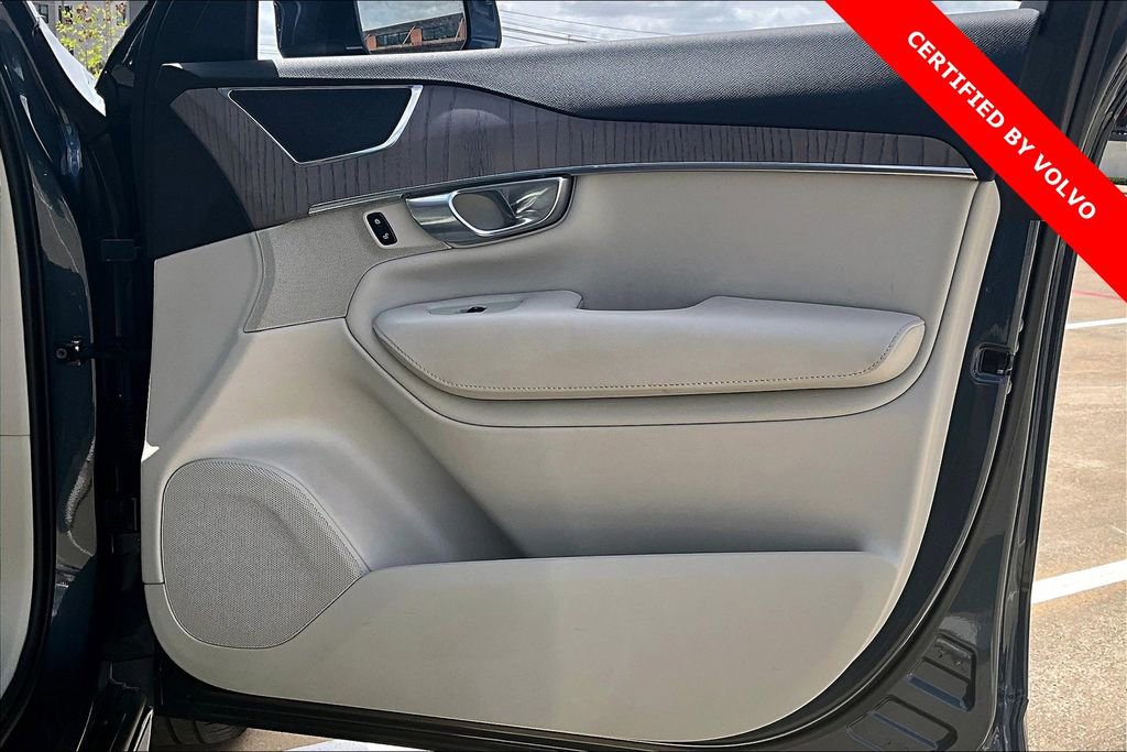 Certified 2023 Volvo XC90 B6 Plus image 24
