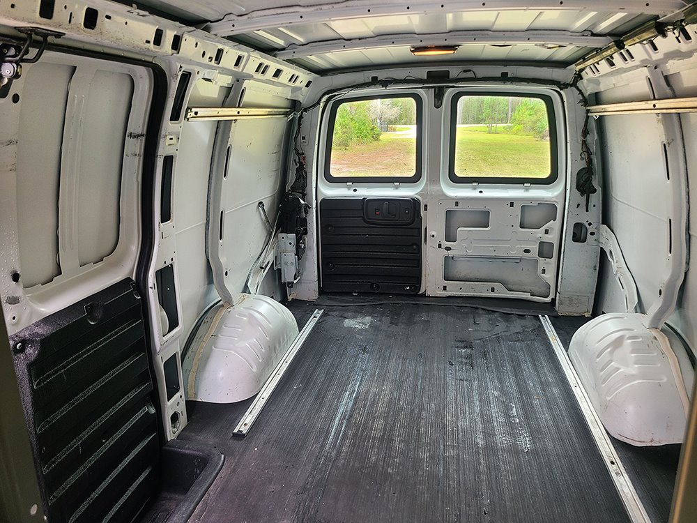 Used 2014 Chevrolet Express 1500 image 22