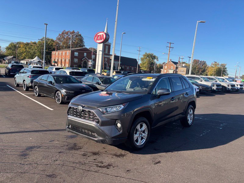 Used 2019 Toyota RAV4 XLE w/ Convenience Package AWD/4WD image 3