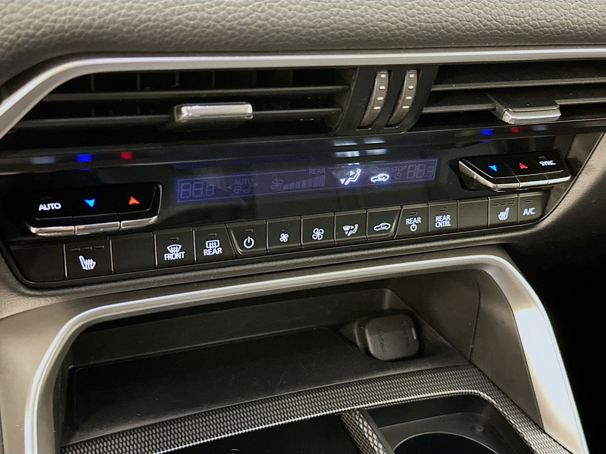 Used 2024 MAZDA CX-90 Plug-In Hybrid w/ Preferred image 24