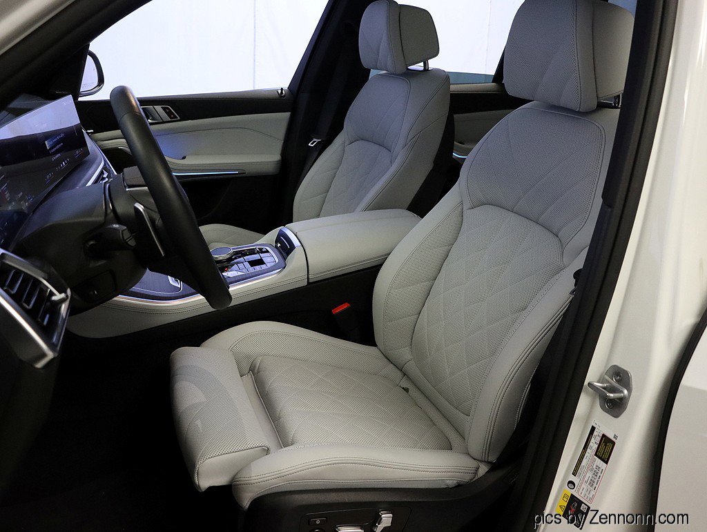 Used 2026 BMW X5 xDrive50e w/ Climate Comfort Package image 11
