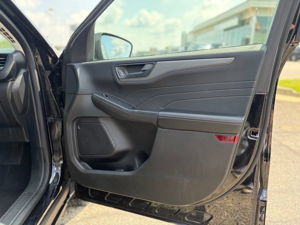 Used 2023 Ford Escape Active w/ Tech Pack #1 AWD/4WD image 17