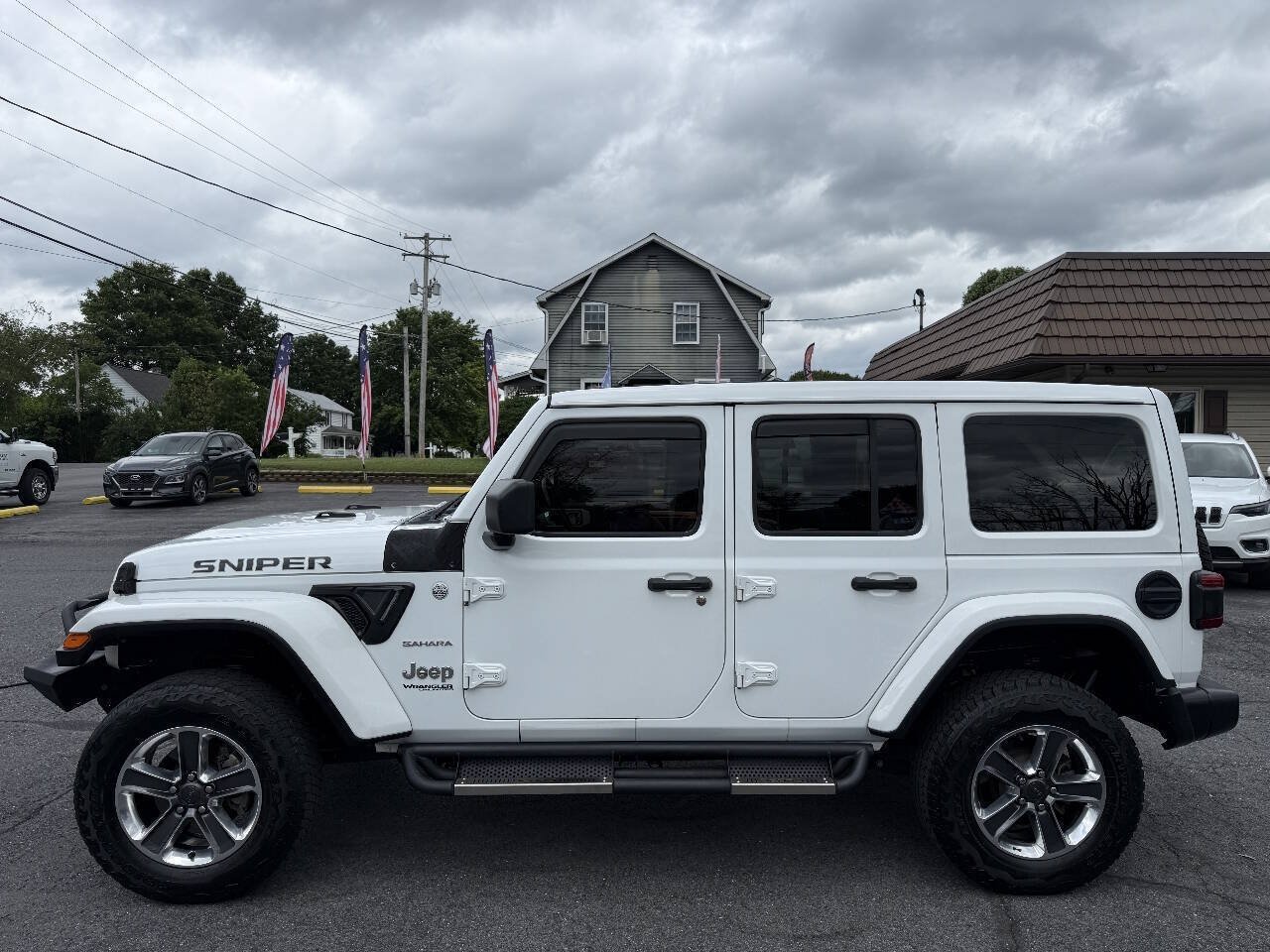Used 2021 Jeep Wrangler Unlimited Sahara AWD/4WD image 2