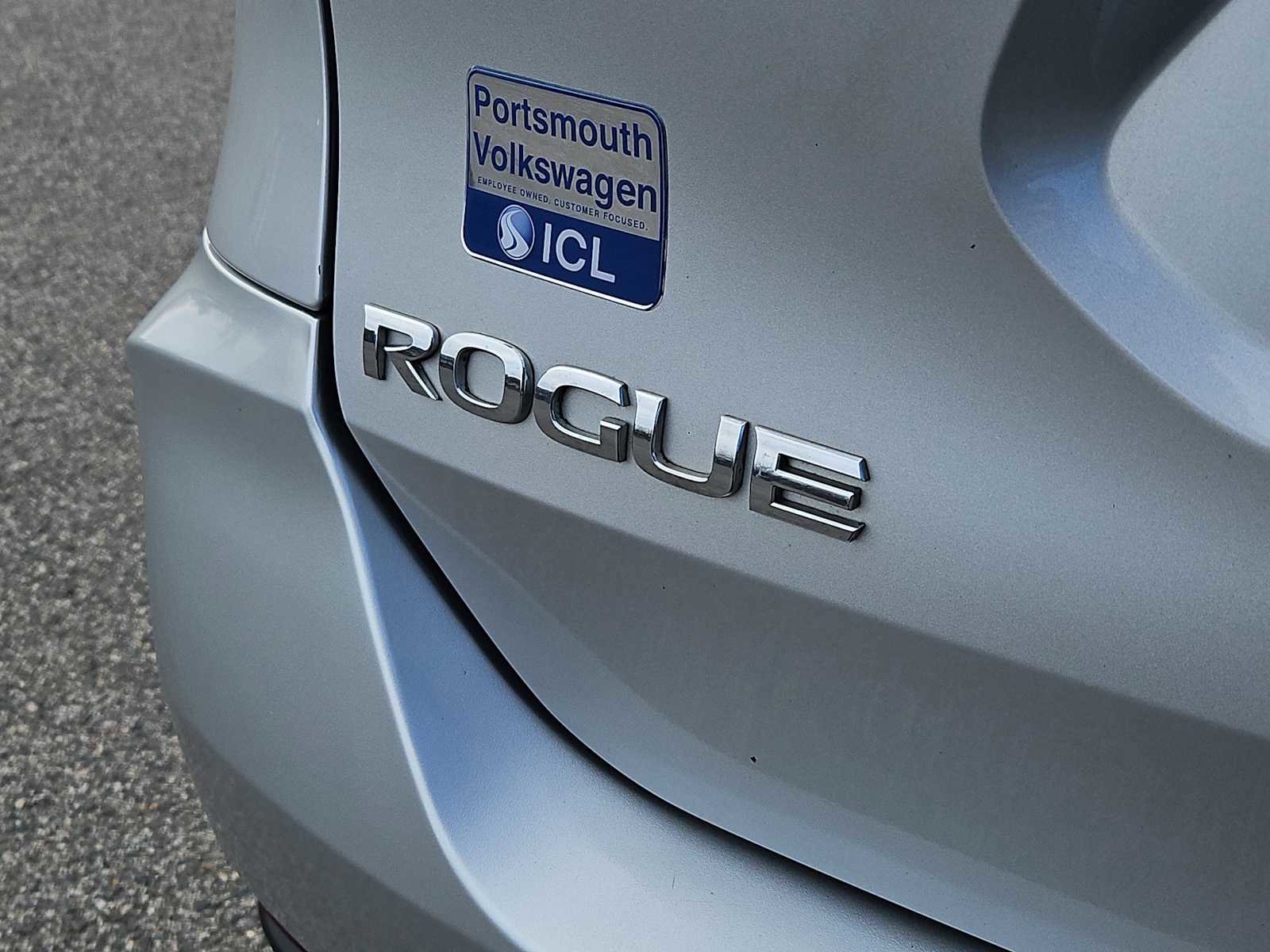 Used 2018 Nissan Rogue S image 12