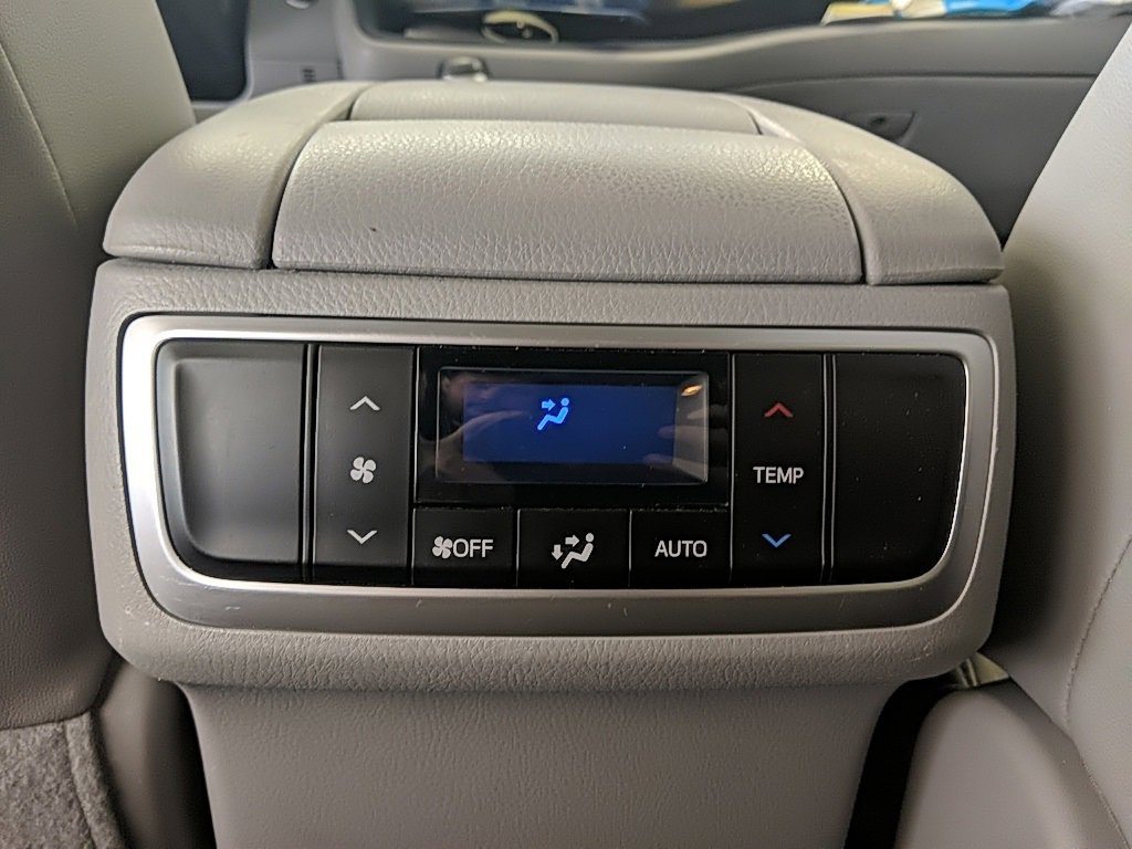 Used 2016 Toyota Highlander XLE image 13