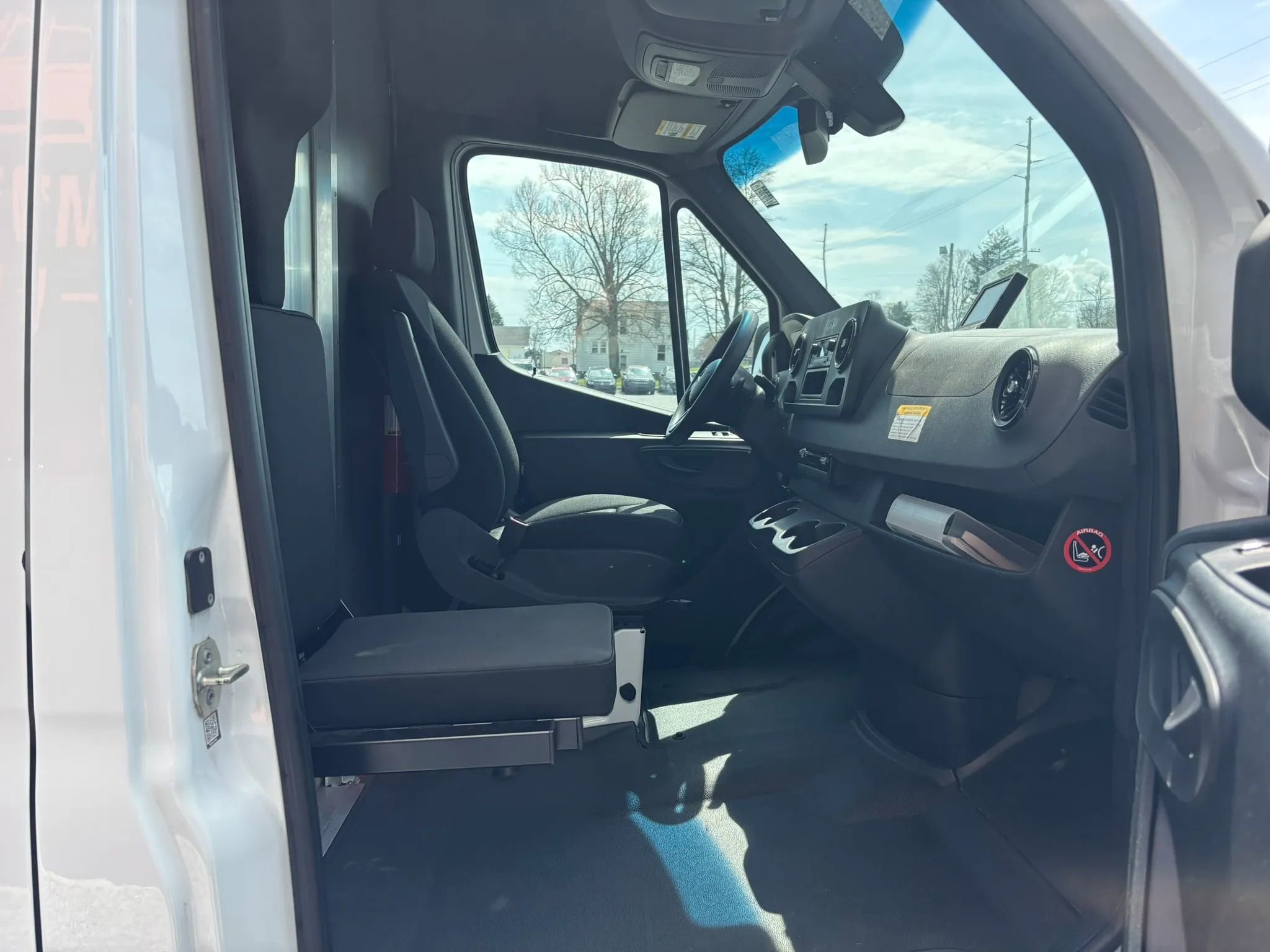 Used 2020 Mercedes-Benz Sprinter 2500 image 12