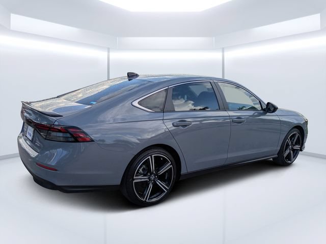 Used 2024 Honda Accord Sport image 3