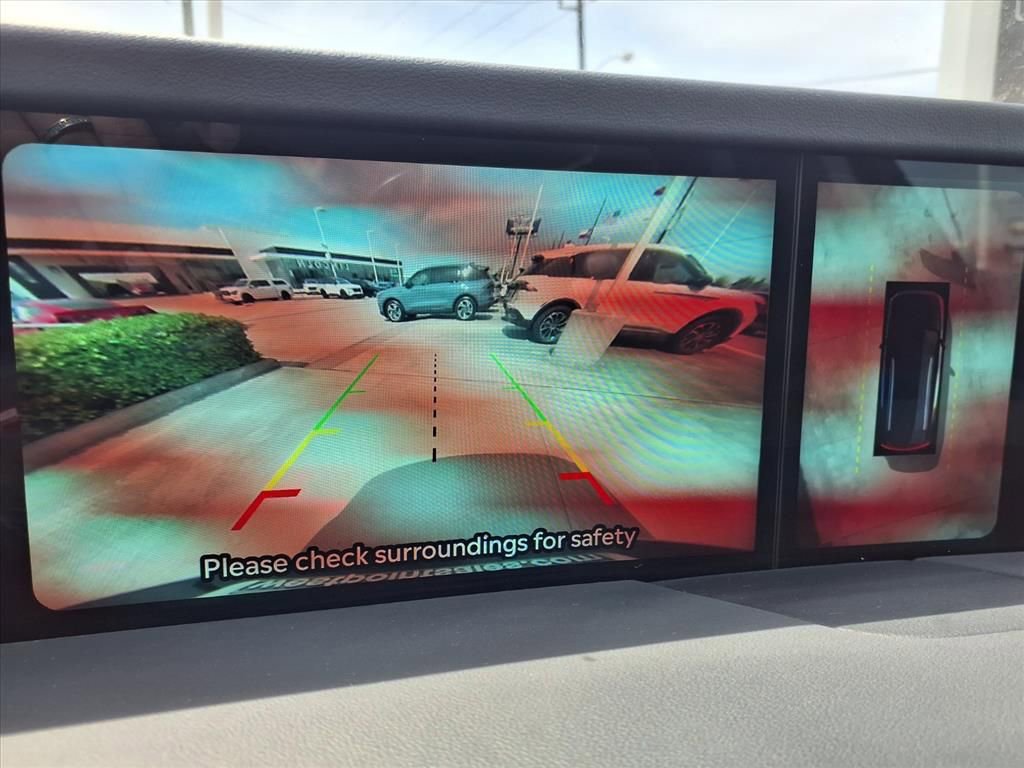 Used 2024 Lincoln Nautilus Premier image 12