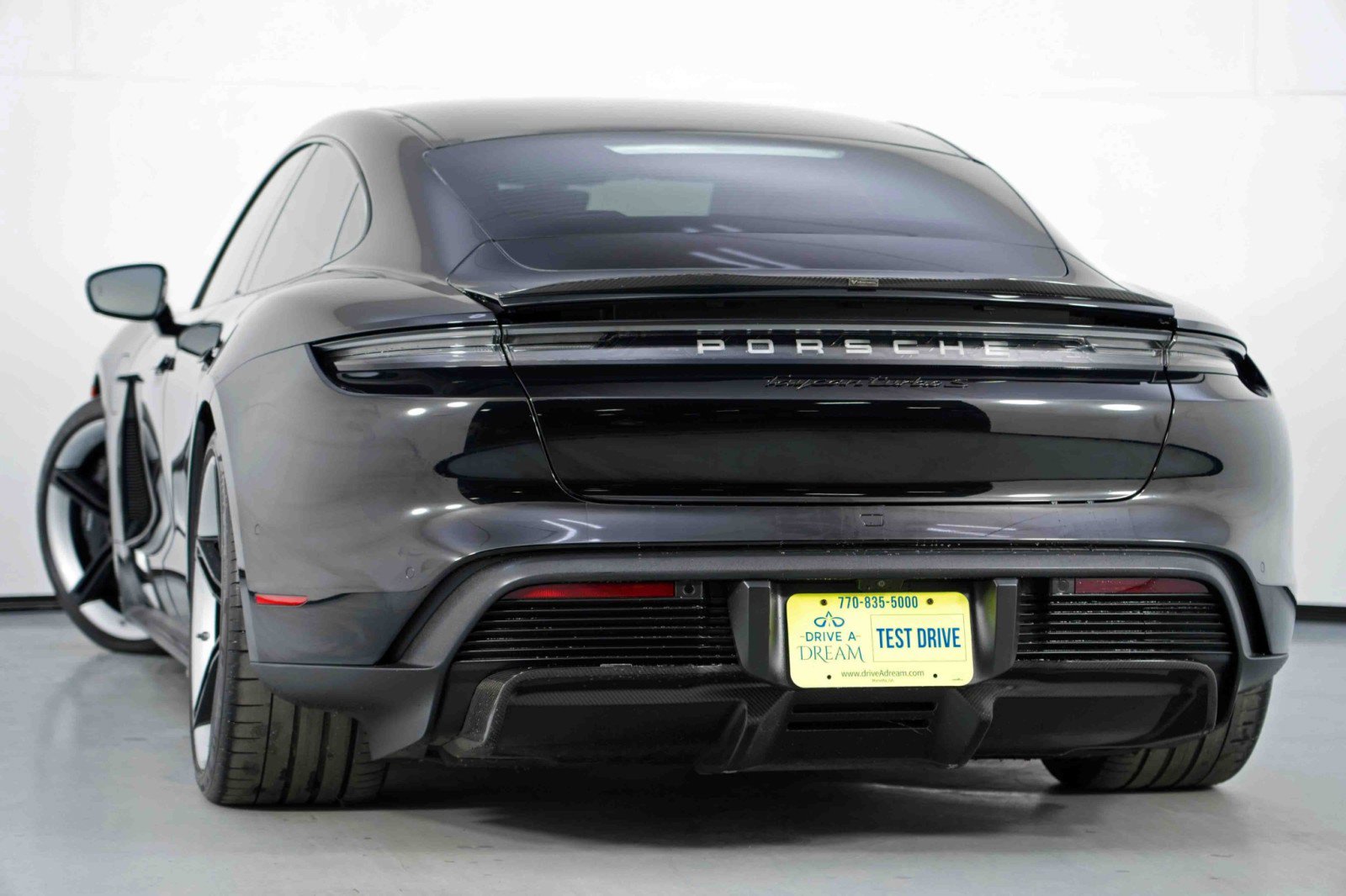 Used 2022 Porsche Taycan Turbo S image 6