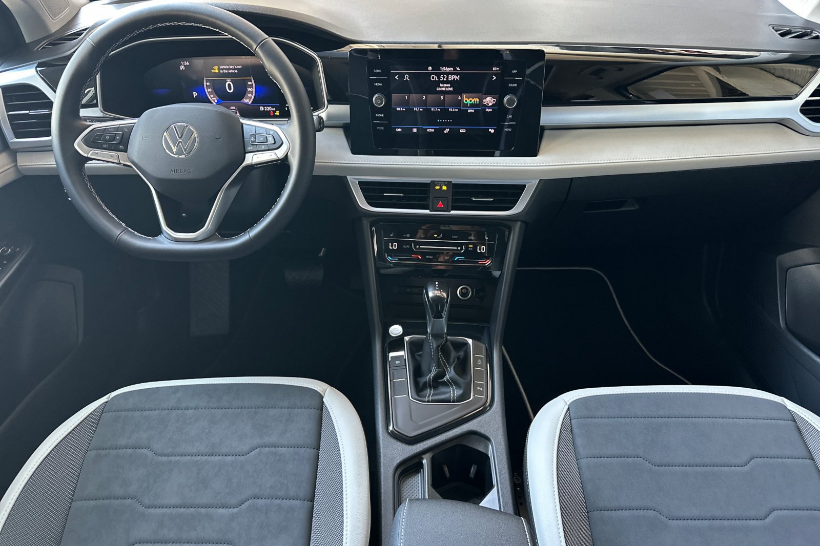 New 2026 Volkswagen Taos SE FWD image 11
