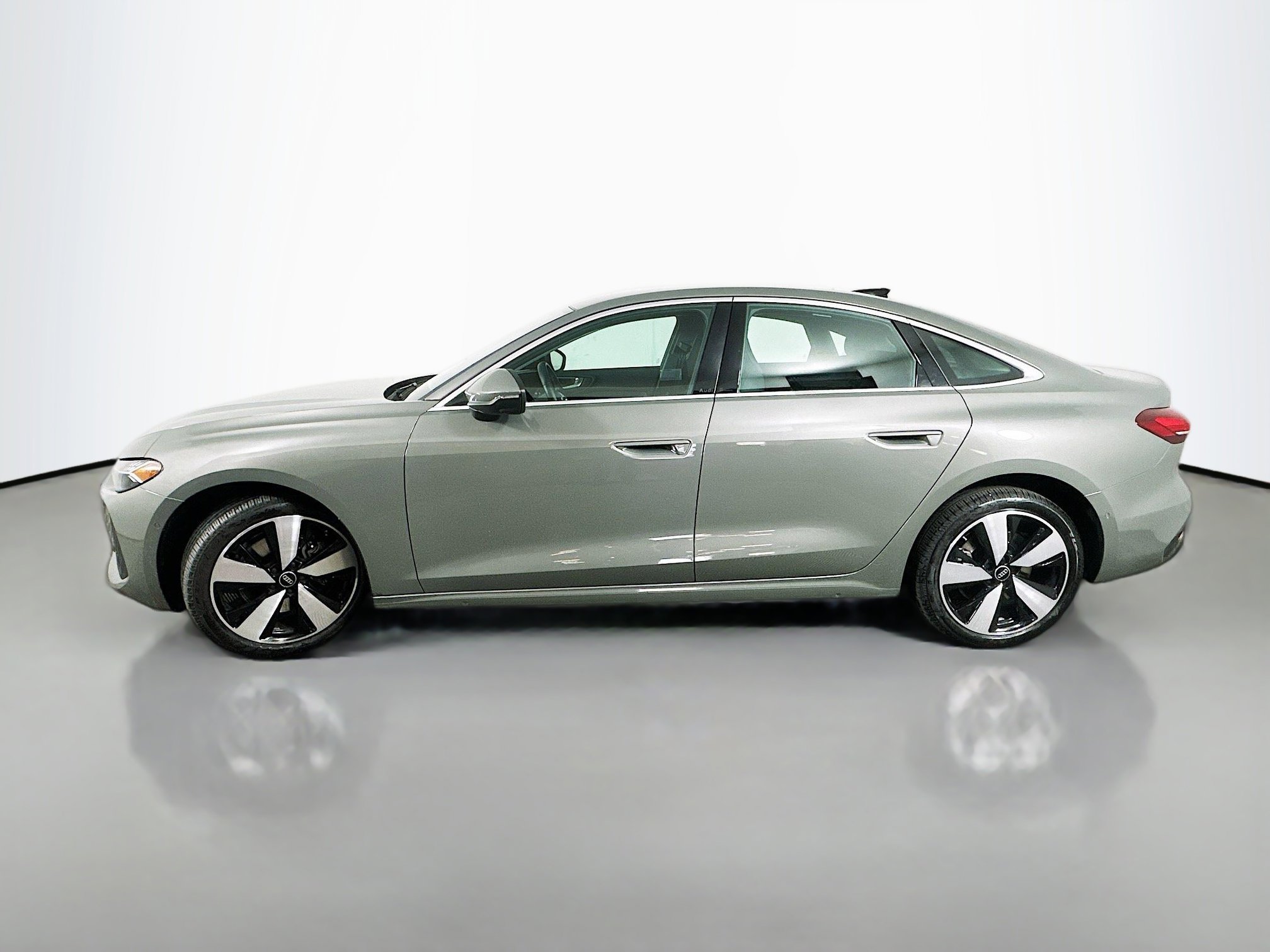 Used 2025 Audi A5 2.0T Premium Plus w/ Premium Plus image 4