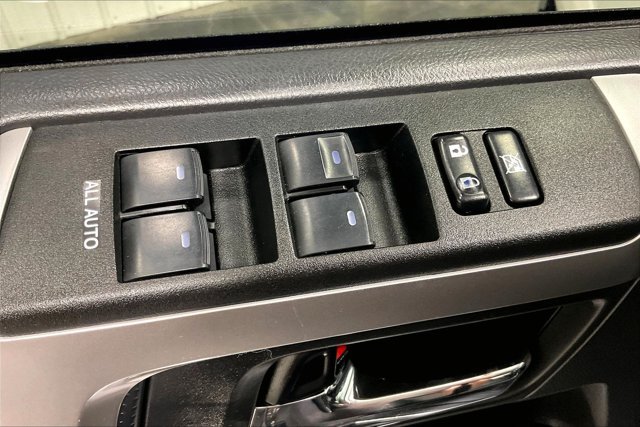 Used 2019 Toyota 4Runner SR5 Premium AWD/4WD image 38