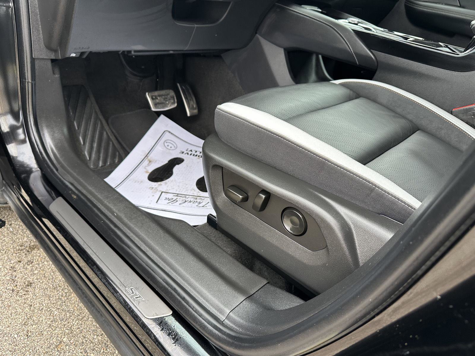 Used 2025 Buick Envision Sport Touring image 19