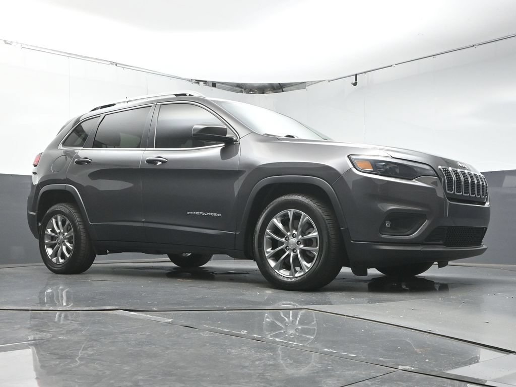 Used 2019 Jeep Cherokee Latitude Plus w/ Comfort/Convenience Group FWD image 37