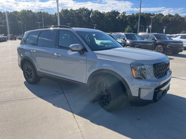 Used 2025 Kia Telluride AWD image 11