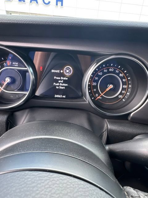 Used 2023 Jeep Gladiator Sport AWD/4WD image 11