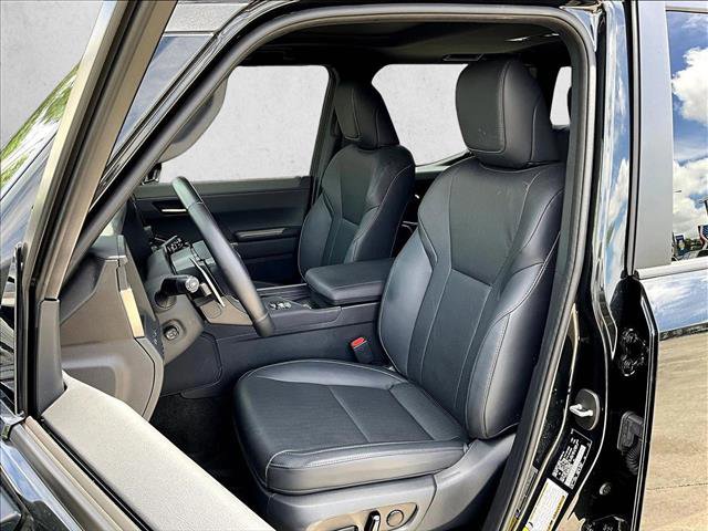 Used 2025 Lexus GX 550 w/ Cold Area Package AWD/4WD image 27