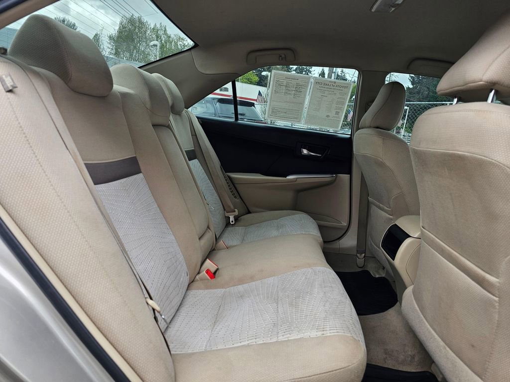 Used 2014 Toyota Camry LE FWD image 12