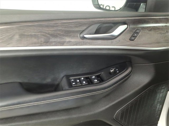 Used 2023 Jeep Grand Cherokee Limited image 10