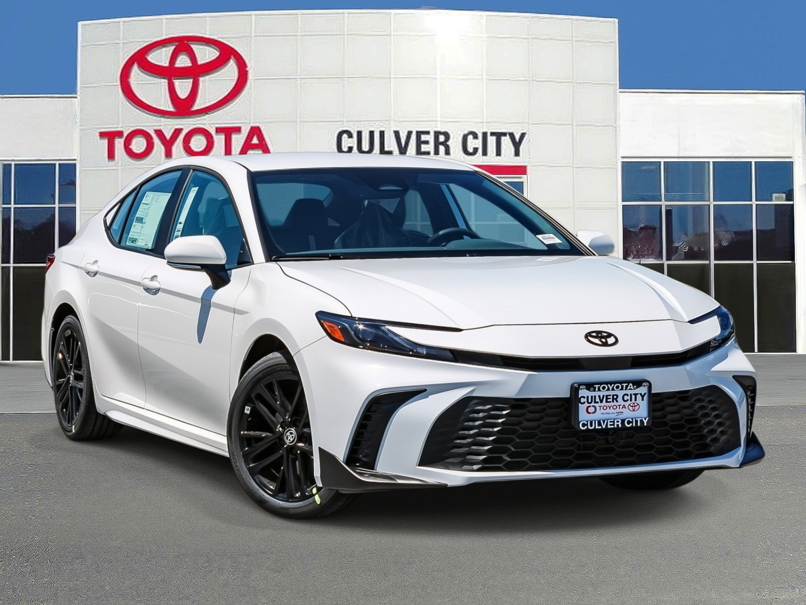 New 2026 Toyota Camry SE image 1