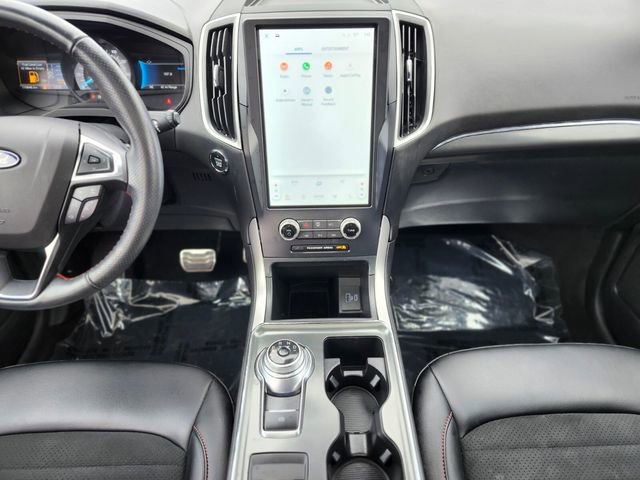 Certified 2022 Ford Edge ST-Line w/ Class II Trailer Tow Package image 14