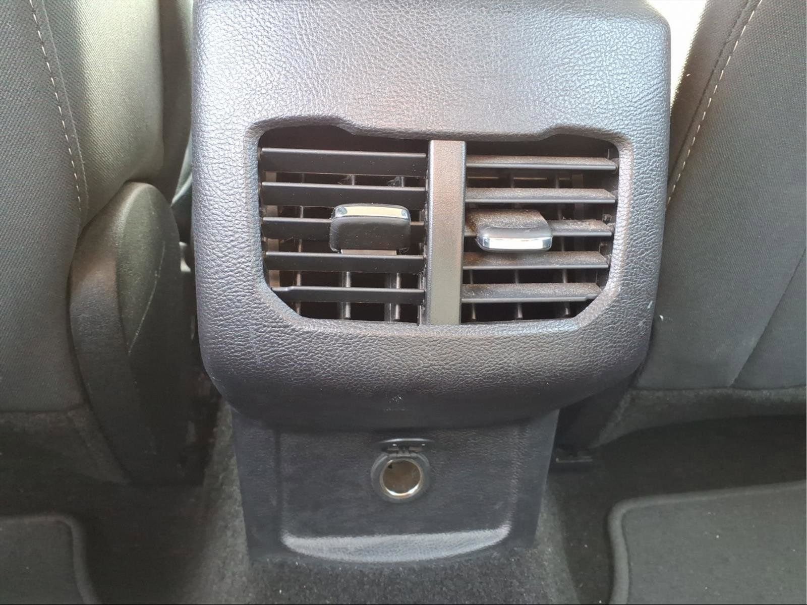 Used 2018 Ford Fusion SE w/ Fusion SE Technology Package image 21