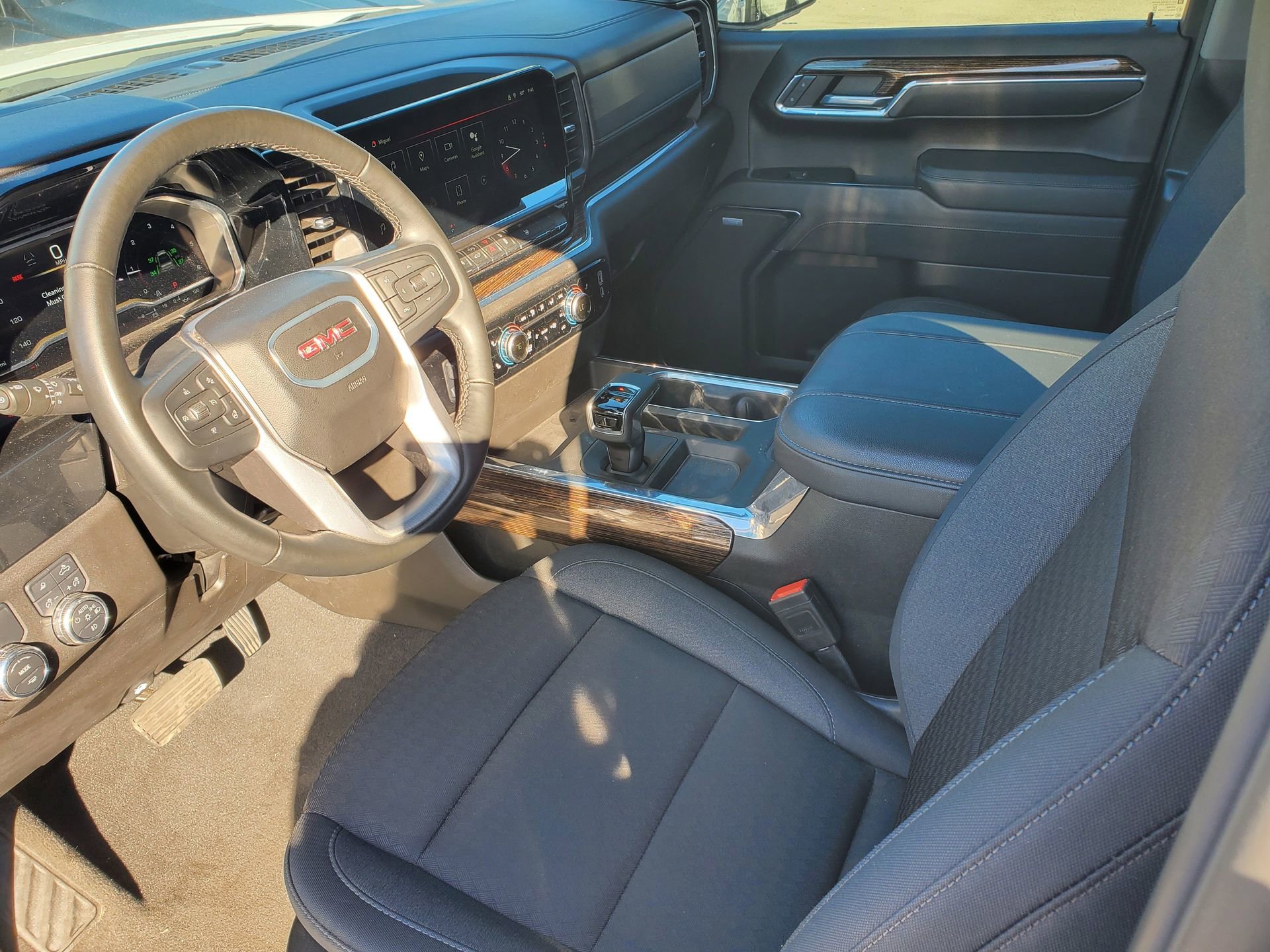 Used 2024 GMC Sierra 1500 Elevation w/ Preferred Package image 18