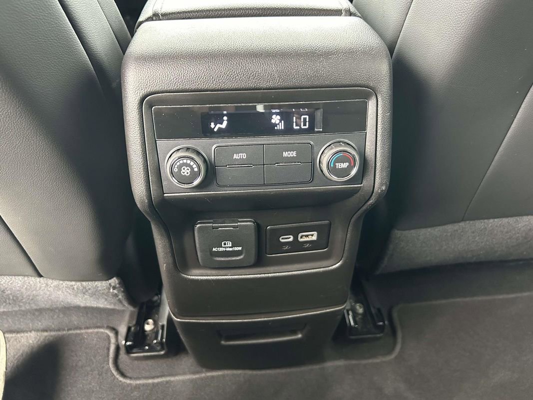 Used 2023 GMC Acadia SLT image 16