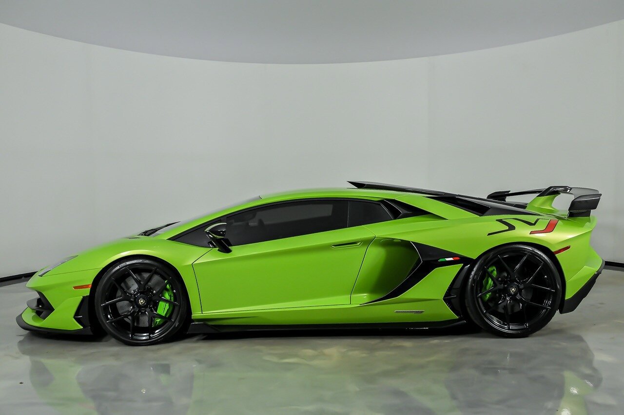 Used 2019 Lamborghini Aventador SVJ image 9