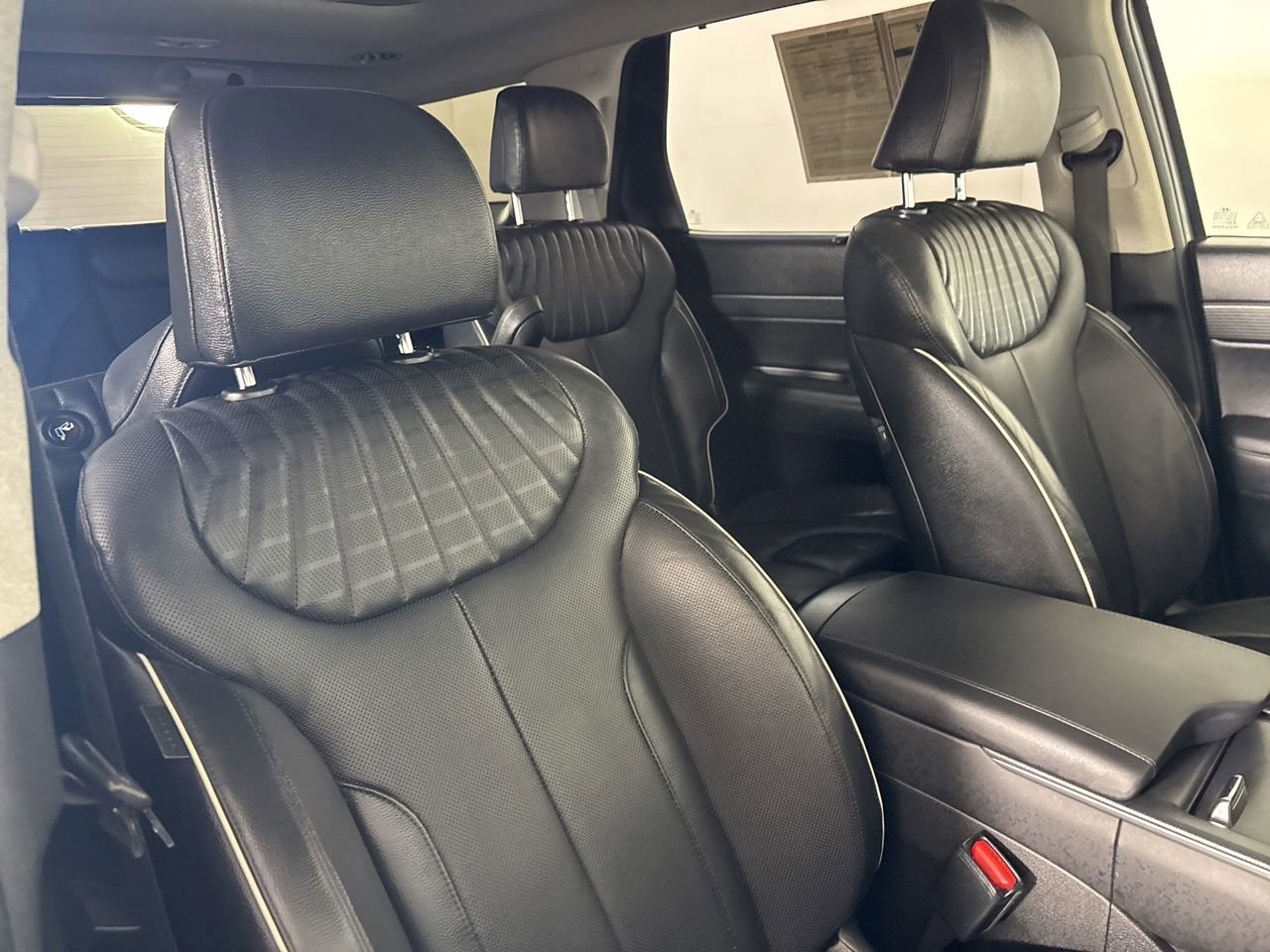 Used 2023 Hyundai Palisade Limited w/ Cargo Package image 33