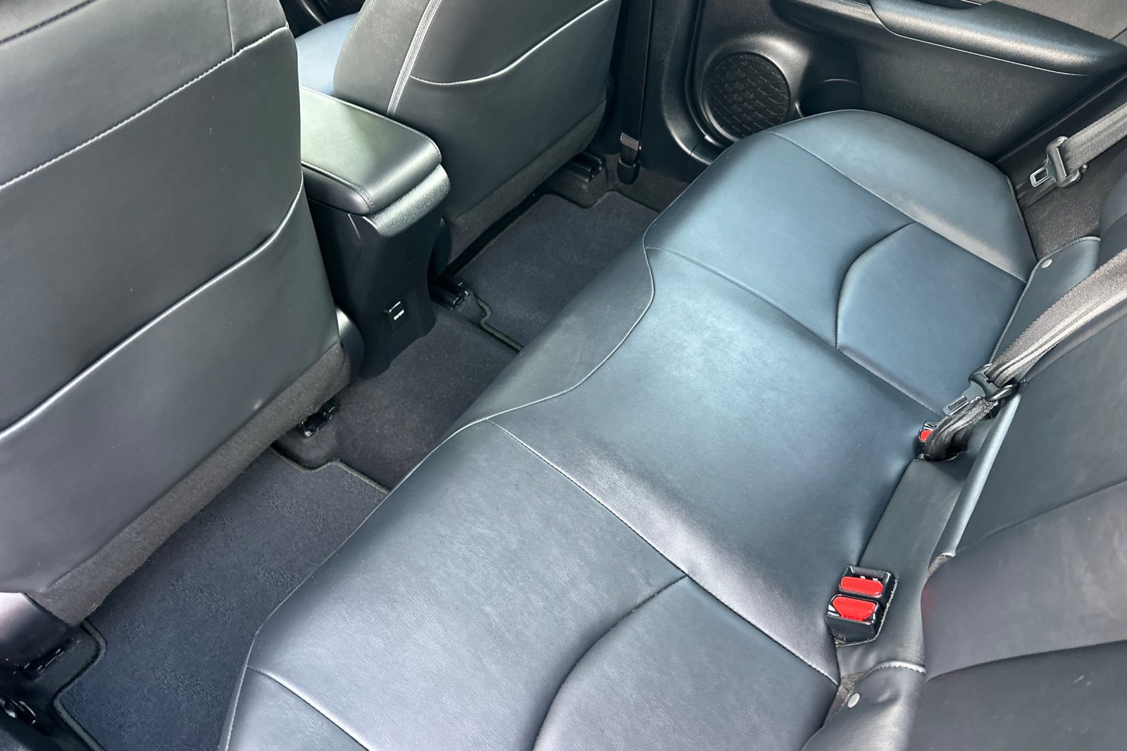 Used 2016 Toyota Prius Four image 12