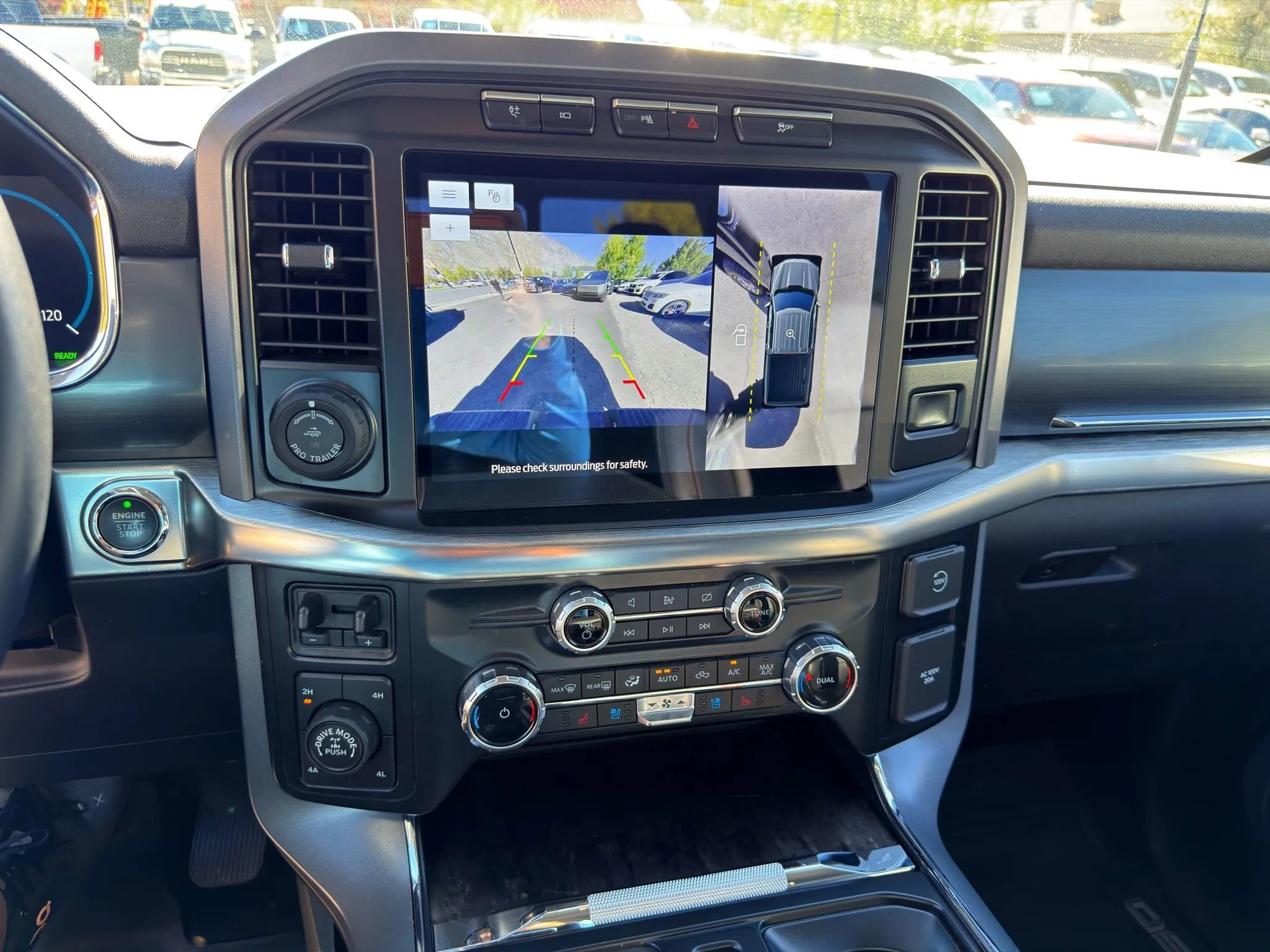 Used 2023 Ford F150 Lariat w/ Trailer Tow Package image 27