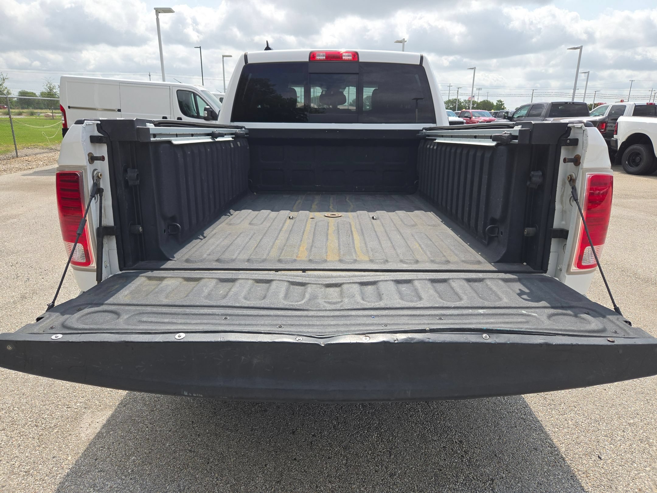Used 2014 RAM 1500 Laramie w/ Convenience Group AWD/4WD image 23
