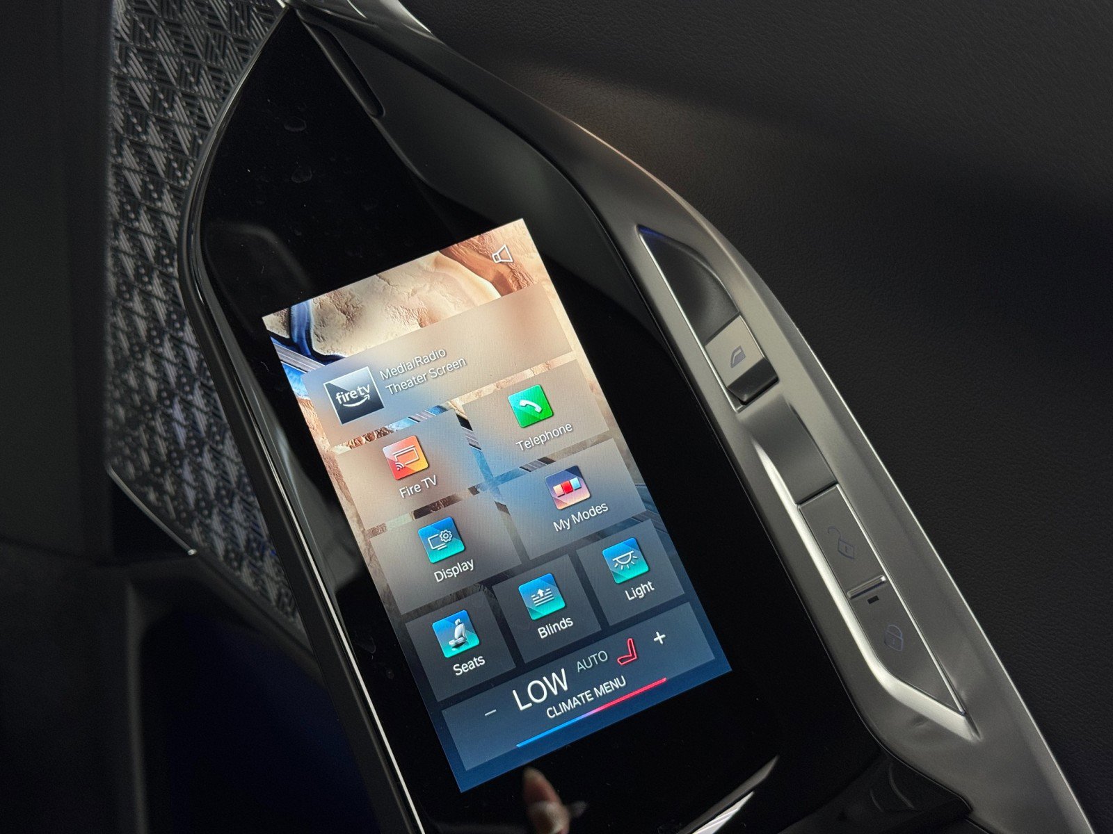 Used 2023 BMW i7 xDrive60 w/ Executive Package 2 image 47