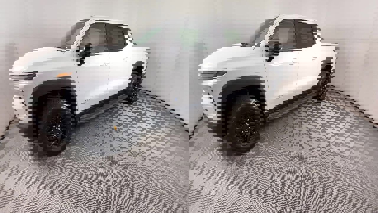 New 2025 Chevrolet Silverado EV LT image 64