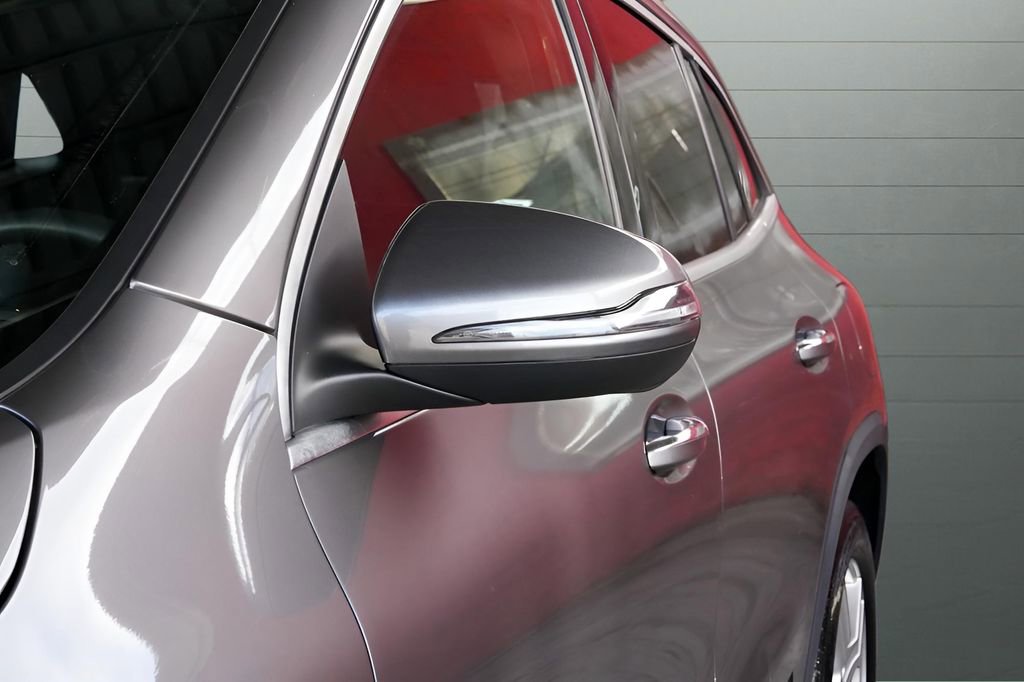 Used 2022 Mercedes-Benz GLA 250 4MATIC image 13