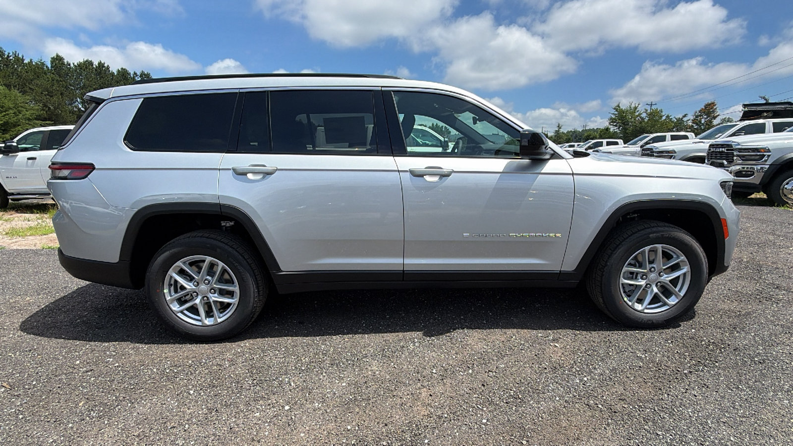 New 2026 Jeep Grand Cherokee L Laredo RWD image 7