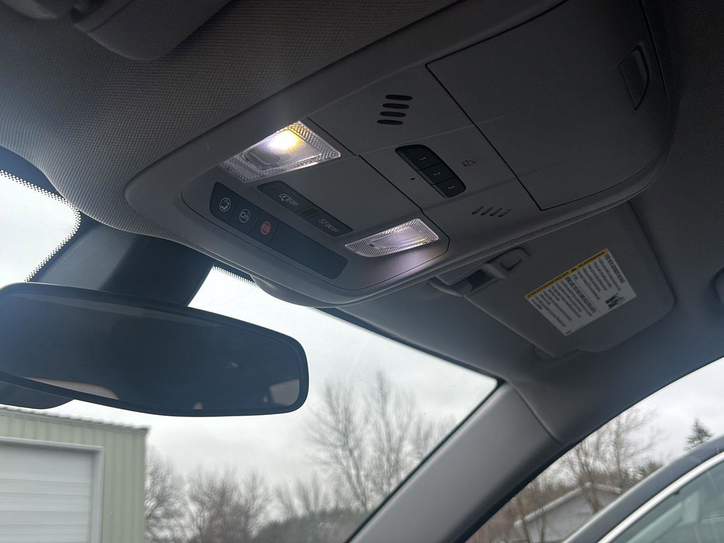 Used 2018 Chevrolet Equinox LT image 23