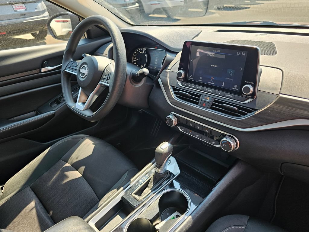 Used 2024 Nissan Altima 2.5 SV FWD image 10